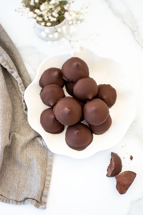 Cream Drops Candy Recipe, Jelly Candy Recipe, Sour Candy Recipe, Easy Homemade Candy, Caramel Candies Recipe, Photography Chocolate, Homemade Chocolate Candy, Valentine Dessert, Homemade Candy Bars