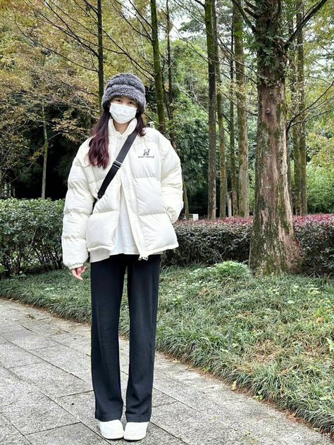 Korea March Outfit, Everland Korea Outfit, Tokyo December Outfit, Winter In Tokyo Outfit, Cute Korean Fashion Winter, Japan In December Outfit, Korean Snow Outfit, Japan December Outfit, Winter Ootd Korean