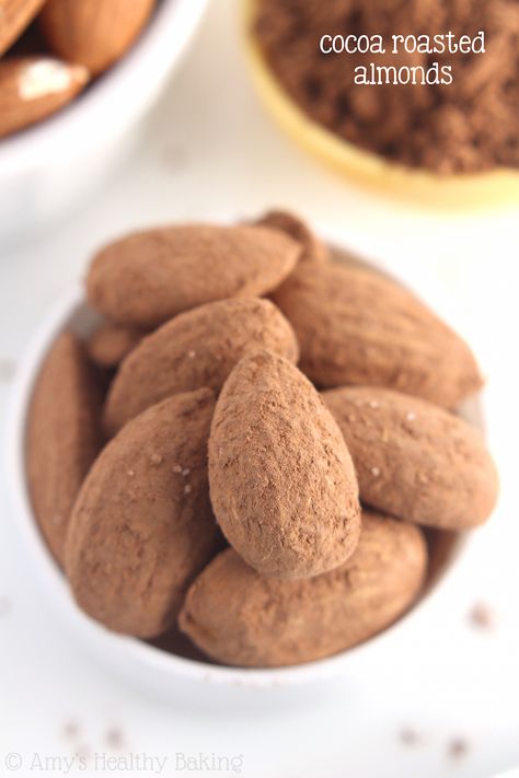 Cocoa Roasted Almonds -- just 3 ingredients + 20 minutes to make this DIY gourmet snack! Gluten Free Kids Snacks, Cocoa Almonds, Cinnamon Roasted Almonds, Healthy Afternoon Snacks, Gluten Free Kids, Gourmet Snacks, Nut Recipes, Candied Pecans, Healthy Work Snacks