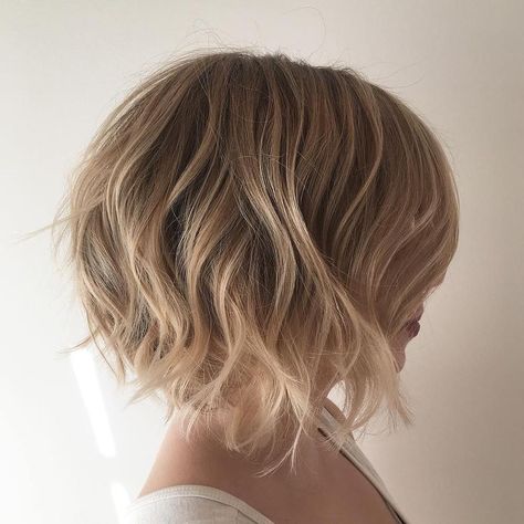 Shaggy Layered Bobs, Bob With Layers, Shoulder Length Blonde, Layered Bob With Bangs, Graduated Bob Haircuts, Long Layered Bob, Graduated Bob, Layered Bob Short, Layered Bob Haircuts