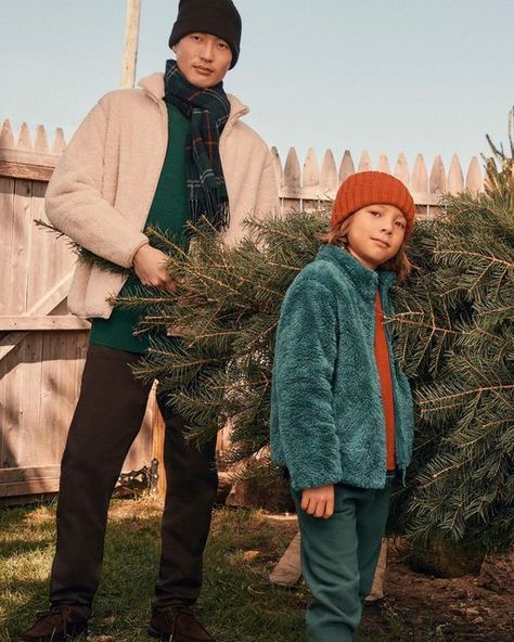 UNIQLO Europe on Instagram: "Is picking out a Christmas tree in November acceptable? Asking for a friend 👀 Tap for outfit details or search the product via link in bio 💌 Kids Fluffy Fleece: 449887 Kids HeatTech Knitted Cap: 449813 Fluffy Fleece Jacket: 450198 Patterned Scarf: 451588 HeatTech Cotton Crew Neck Top: 450529" Winter Moodboard, Christmas In Italy, Patterned Scarf, Christmas Kids, Christmas Photoshoot, Knit Cap, Crew Neck Top, In November, Outfit Details