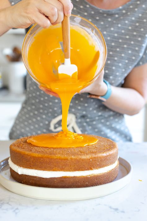 Orange Ganache Recipe, Orange Cake Decoration Ideas, Orange Cream Cake Recipe, Orange Buttercream Cake, Orange Layer Cake Recipe, Fresh Orange Cake, Orange Cream Cake, Orange Ganache, Orange Layer Cake