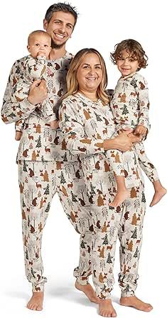 https://amzn.to/45mzDZR Thanksgiving Pajamas, Family Matching Christmas, Family Thanksgiving, Holiday Pajamas, Cute Pajamas, Matching Pajamas, Family Pajamas, Thanksgiving Outfit, Baby Family