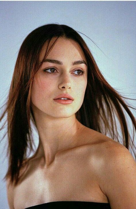 Keira Knightley Brunette, Kiera Knightly Eyebrows, Kiera Knightly Icons, Keira Knightley Eyes, Young Kiera Knightly, Keira Knightley Makeup, 90 Characters, Keira Knightley Nude, Kiera Knightly