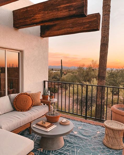 Sara & Rich Combs on Instagram: “Since opening @jthposada, it’s been so fun to see which suites people gravitate towards most. If any one suite could take the winning…” Rattan Lampe, Arizona Aesthetic, Joshua Tree House, Arizona Vacation, Arizona House, Desert Living, Desert Vibes, Lan Can, Desert Homes