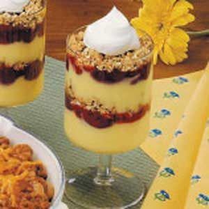 Pudding Parfaits Chocolate Parfait Recipes, Pudding Parfait Recipes, Cherry Parfait, Chocolate Parfait, Cheesecake Parfaits, Berry Parfait, Pudding Parfait, Parfait Recipes, White Chocolate Mousse