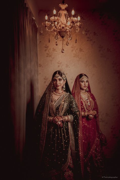 Royal Wedding Family Portrait, Royal Bride Photoshoot, Indian Queens Royals, Indian Princess Royal, Indian Queen Aesthetic, Royal Queen Aesthetic, Royal Photoshoot, Royal Wedding Aesthetic, Indian Queen