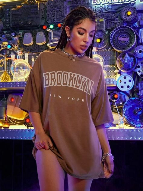 Trendy Graphic Tees 2023, Trendy Oversized T Shirts, Oversized T-shirt, Oversized Tshirt Aesthetic, Graphic Oversized Tshirt, Tee Shirt Oversize, Los Angeles Street Style, Oversized Tee Outfit, Brooklyn Shirt