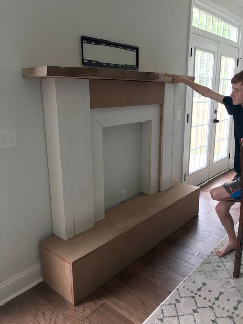 Fireplace And Shiplap Wall, Faux Foyer, Diy Fireplace Mantle, Faux Fireplace Mantels, Fake Fireplace, Faux Fireplace Diy, Shiplap Wall, Seni Dan Kraf, Diy Ikea