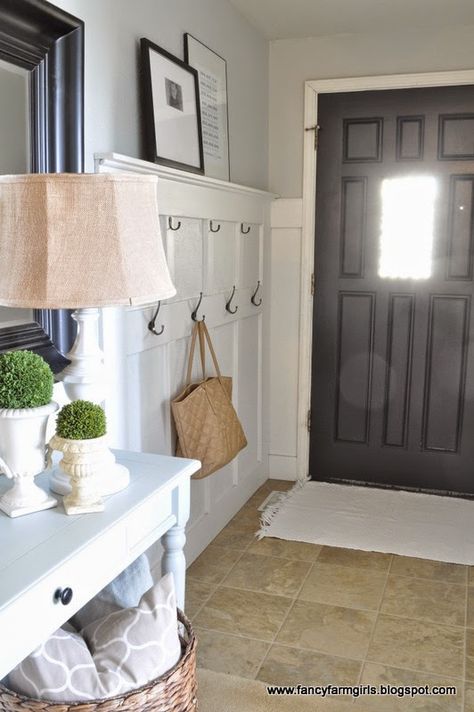 Entryway Makeover! The Power of Paint Benjamin Moore Paint Colors Gray, Living Pequeños, Light Grey Paint Colors, Landing Zone, Light Gray Paint, Yellow Cottage, Apartment Door, Foyer Decorating, Hallway Ideas Colour