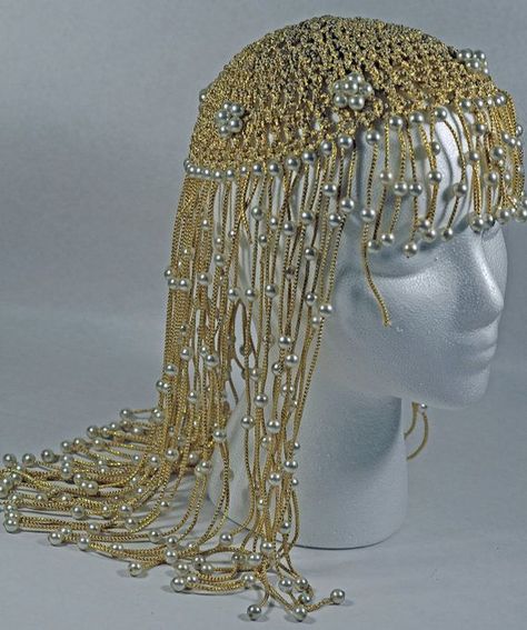 Halloween #Cleopatra Headdress or just for fun! from Annswhimsey on Etsy. LOVE this! Diy Cleopatra, Cleopatra Headdress, Egypt Dress, Egyptian Hairstyles, Cleopatra Halloween, Crystal Ponies, Egyptian Party, Yarn Wig, Crazy Costumes