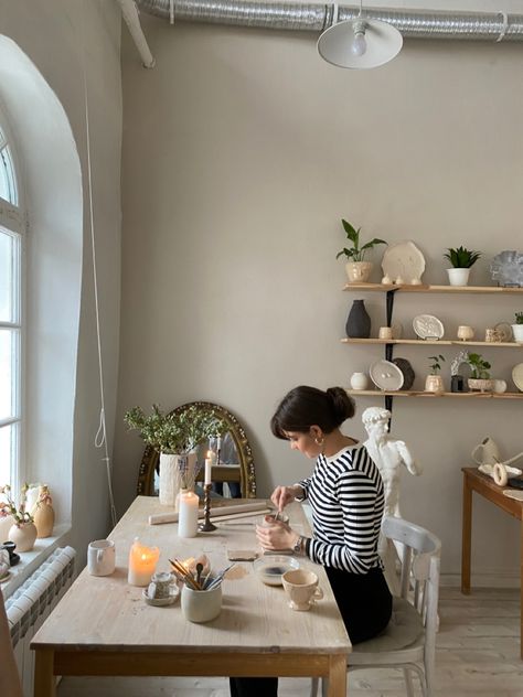 Pottery Set Up At Home, Apartment Pottery Studio, Pottery Studio Interior Design, Pottery Room Ideas, Pottery Studio Aesthetic, Pottery Room, Ceramic Art Studio, Creative Studio Space, Pottery Cafe