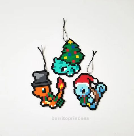 Christmas Perler Bead Ornaments Pattern, Pokemon Christmas Ornaments, Nerdy Perler Beads, Christmas Pokemon, Hama Beads Christmas, Nerdy Christmas, Pokemon Christmas, Hama Art, Christmas Perler Beads