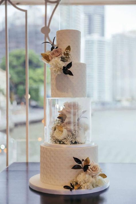 Wedding Cake Spacers, Wedding Cake Transparent Tier, Wedding Cakes Square Elegant, Cake With Glass Tier, Wedding Cake Glass Tier, Simple Wedding Cake Ideas 3 Tier, Clear Cake Tier, Clear Tier Wedding Cake, Wedding Cakes With Clear Tiers