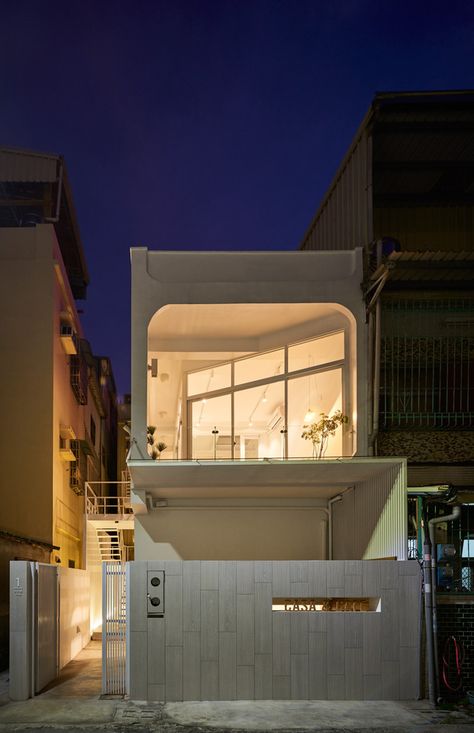 Light Modern House Exterior, Cafe And House Design, Korean Townhouse, Minimalist Exterior House Design, Compact House Design, House Minimalist Design, House Design Minimalist, Minimalist Home Exterior, Exterior Of House