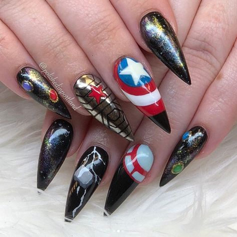 Thor Nail Art, Avenger Nails, Marvel Nails Designs, Avengers Nail Art, Superhero Nails, Avengers Nails, Nailart Summer, Marvel Nails, Book Nail Art