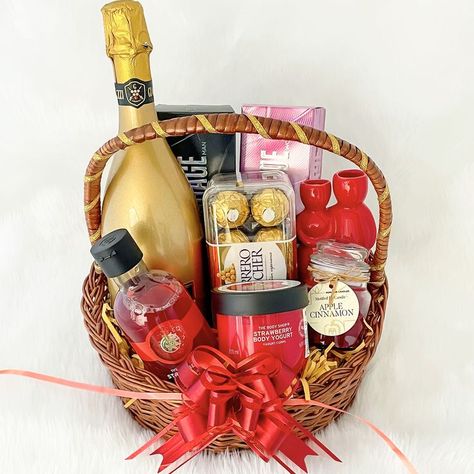 Wedding Anniversary Gifts for Couples | Anniversary gift ideas - Angroos.com Marriage Anniversary Gifts for Couples with Romantic Gift Hampers and Gifts Boxes from Angroos - The Gifting Experts Anniversary Gifts for Couples : https://www.angroos.com/product-category/anniversary-gifts/anniversary-gifts-for-couples/ Anniversary Gifts https://www.angroos.com/product-category/ anniversary-gifts #anniversary #anniversarygifts #gifts #gifthampers #hampers #wedding #marriage Man Wc, Marriage Anniversary Gifts, Best Anniversary Gifts, Fine Chocolate, Anniversary Gifts For Couples, Gift Hampers, Romantic Gift, Wedding Anniversary Gifts, The Body Shop