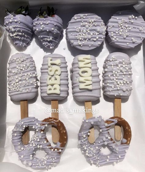 Cakesicle Treat Boxes, Mother's Day Treat Box Ideas, Mothers Day Treats Boxes, Mother’s Day Dessert Gift, Mother's Day Treat Boxes, Chocolate Dipped Treat Boxes, Mothers Day Treats To Sell, Chocolate Covered Treat Boxes, Mothers Day Sweet Treat Boxes