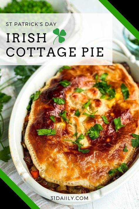 Irish Cottage Pie with fresh parsley in a white casserole dish. Irish Cottage Pie, Cottage Pie Recipe, Irish Cooking, Hp Sauce, Pie Filling Recipes, Shepherds Pie Recipe, Irish Cottage, Cottage Pie, Easy Comfort Food