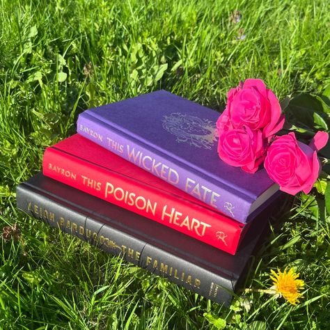 • Small reading update<3 Last: This Poison Heart by Kalynn Bayron Current: This Wicked Fate by Kalynn Bayron Next: The Familiar by Leigh Bardugo It literally took me 2 days to finish This Poison Heart, and saints I absolutely loved it!! This Wicked Fate is going a bit slower, but I have been very focused on some other things during the last half of this week. I am loving it so far though! Love the fantasy and the mythological parts in the books <3 Very excited to get into The Fami... Poison Heart, Leigh Bardugo, I Am Loving, Very Excited, Wicked, Reading, Books, Pins, Instagram