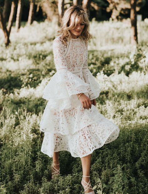 Bell Sleeve Wedding Dress, Wedding Gowns With Sleeves, Summer Lace, Green Wedding Shoes, Casual Wedding, Bridal Inspiration, Boho Wedding Dress, Trendy Dresses, Smart Casual