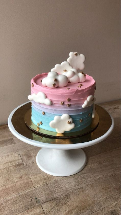 Cloud Gender Reveal Cake, Cloud Cakes Ideas, Pastel Rainbow Gender Reveal Party, Cloud Themed Cake, Cloud Nine Birthday Cake, Cloud 9 Birthday Party Ideas Girl, On Cloud Nine Cake, On Cloud 9 Birthday Cake, Rainbow And Clouds Cake