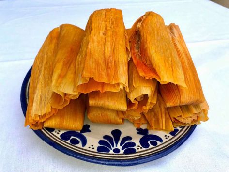 Now is the time for tamale-making and eating, made easier with ready-made masa delights from these expert chefs and Houston restaurants. Tamale Recipes, How To Make Tamales, Sauteed Squash, Homemade Tamales, Pork Tamales, Corn Husks, Tamale Recipe, Using A Pressure Cooker, Holiday Party Foods