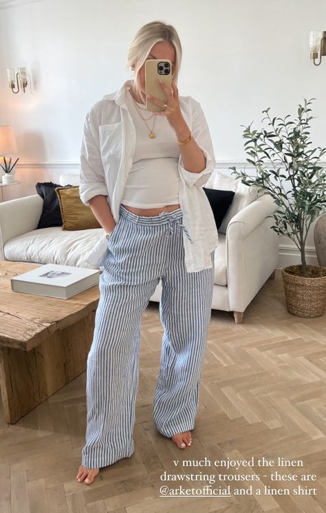 Striped Trousers Outfit, Pijama Outfit, Summer Linen Trousers, Linen Trousers Outfit, Pijama Pants, Stripe Pants Outfit, Striped Linen Pants, Random Clothes, Outfit Combos