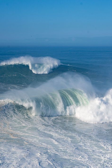 Big Waves Aesthetic, Nazare Portugal Waves, Nazare Waves, Things To Do In Europe, Nazare Portugal, Waves Aesthetic, Cheap Places To Visit, Places To Visit In Europe, Wave Wallpaper