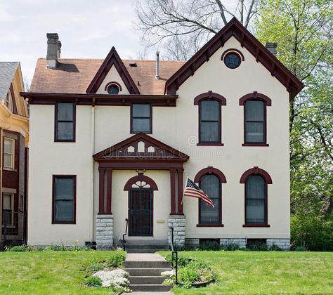 Cream Stucco House, House With Brown Trim, Float House, Stucco House, House Trim, Stucco Homes, Beer Float, Brown House, Root Beer Float