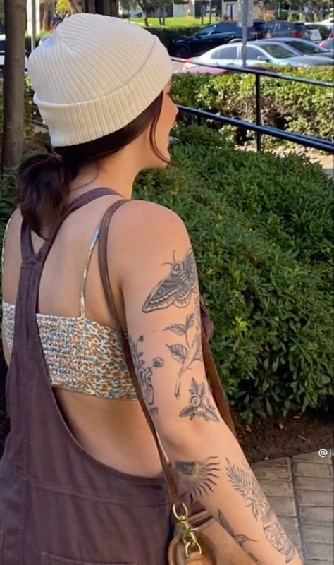 Hippy Arm Tattoos, Earthy Butterfly Tattoo, Upper Arm Tattoo Aesthetic, Earthy Women Tattoo, Delicate Patchwork Tattoo Sleeve, Earthy Feminine Tattoos, Earthy Patchwork Sleeve Tattoo, Earthy Aesthetic Tattoo, Tattoo Sleeve Feminine