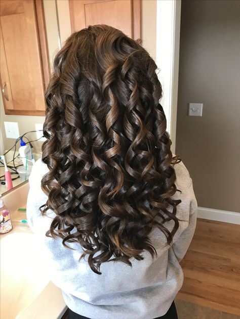 Bouncy curls Ringlets Curls, Big Curls For Long Hair, Ringlet Curls, Bombshell Hair, Brown Hair Looks, Curls For Long Hair, Curly Hair Photos, Wavy Curly Hair, Peinados Fáciles Para Cabello Corto