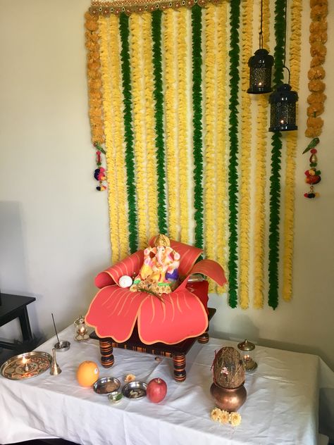 Easy Small Ganpati Decoration, Godly Decor, Small Ganpati Decoration At Home, Ganesh Chaturthi Decoration At Home, Ganapathi Decoration, Bappa Decoration, Gauri Decoration, Flower Decoration For Ganpati, Eco Friendly Ganpati Decoration