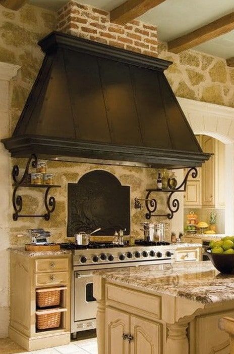 Kitchen Hood Focal Point, Kitchen Stove With Hood, Rustic Oven Hood, Vintage Range Hood Ideas, Rustic Kitchen Hood, Kitchen Range Hood Ideas Wood, Brick Range Hood Surround, Brick Kitchen Hood, Range Hoods Ideas Farmhouse