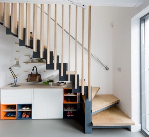 Modern Staircase Ideas: 18 of the Very Best Designs Stair Case Paint Ideas, Internal Staircase Design, Straight Staircase, Enclosed Staircase Ideas, Open Staircase Ideas, Spiral Staircase Kits, Rustic Staircase, Small Staircase, Timber Staircase