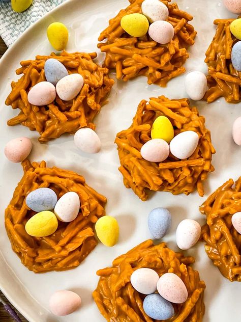 These Birds Nest Cookies are a fun no bake cookie recipe for spring and Easter! Butterscotch chips and chow mein noodles make adorable nests and filled with mini chocolate eggs. #eastercookies #springcookies #minieggs Ham With Brown Sugar Glaze, Birds Nests Recipe, No Bake Cookie Recipe, Birds Nest Cookies, No Bake Cookie, Spiral Ham, Brown Sugar Glaze, Cookie Recipes Homemade, Healthy Cookie Recipes