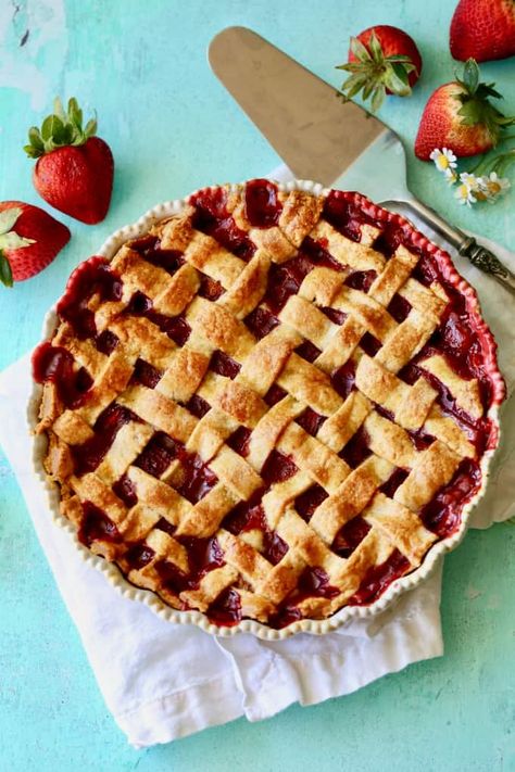 Strawberry Rhubarb Lattice Pie Nectarine Pie, Zoe Bakes, Strawberry Rhubarb Pie Recipe, Rhubarb Recipes Pie, Freeze Rhubarb, Wooden Skillet, Gluten Free Pie Crust, Pies Recipes, Summer Pie