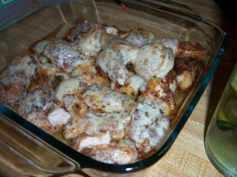 Munster Cheese Recipes, Muenster Cheese Recipes, Munster Cheese, Creamy Mushroom Chicken, Muenster Cheese, Chicken Mushroom Recipes, Chicken Dishes Easy, Shredded Chicken Recipes, Clean Eating Dinner