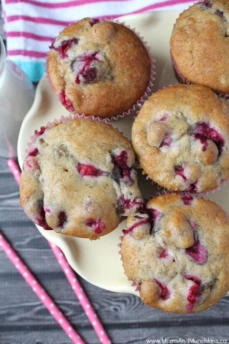 Cranberry Banana Muffins Recipe - don't care for cranberries? No problem! Swap the cranberries for chocolate chips. A great breakfast, dessert or afternoon coffee break treat. Cranberry Banana Muffins, Banana Cranberry Muffins, Cranberry Walnut Muffins, Cranberry Recipes Dessert, Banana Muffins Recipe, Muffins Blueberry, Cranberry Dessert, Walnut Muffins, Cranberry Muffins