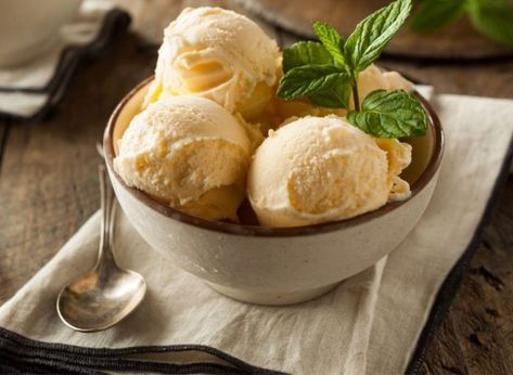 Sopas Light, Lemon Ice Cream Recipe, Durian Ice Cream, Lemon Ice Cream, Cooking Courses, Dairy Free Milk, Make Ice Cream, Vegan Ice Cream, Ice Cream Maker