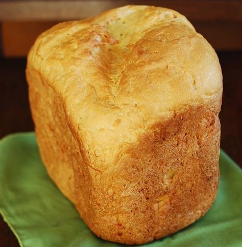 How to make basic white bread less dense in a bread machine White Bread Machine Recipes, Bread Machine Recipes Sweet, Easy Bread Machine Recipes, Best Bread Machine, Bread Maker Machine, Homemade White Bread, Pembuat Roti, White Bread Recipe, Bread Maker Recipes