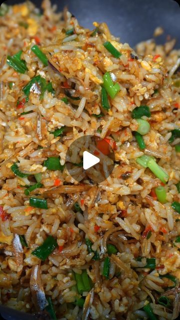 Fried Anchovies, Nasi Goreng Recipe, Rice Porridge, Shrimp Paste, Spring Onions, Fried Rice Recipe, Weekly Menu, Oyster Sauce, Anchovies