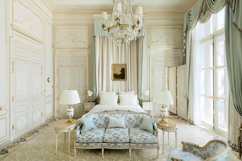 The Ritz Paris, Ritz Paris, My French Country Home, Beautiful Paris, Elegant Bedroom, Paris Hotels, French Country House, Modern Bed, Beautiful Bedrooms