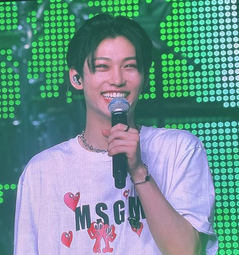 felix loops on Twitter: "protect this smile forever 🤍… " Felix Stray Kids Cute, Stray Kids Concert, K Wallpaper, Lee Felix, Kids Icon, Felix Stray Kids, World Domination, Celebrity Art, Kpop Guys