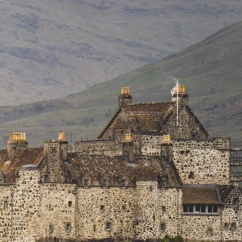 Bryan Evans // Scotland on Instagram: "The home of Clan MacLean, Duart Castle. Perched in the corner of the Isle of Mull it was actually built by Clan MacDougall in the 1200s and historians believe it came into the ownership of the Maclean’s the following century. Through the 1600s various battles were fought between Clan Campbell and MacLean and there is still a ship wreckage from a storm found off the coast the HMS Swan. At the end of the 18th century the castle was abandoned by the Maclean Clan Macdougall, Duart Castle, Clan Campbell, Isle Of Mull, In The Corner, A Ship, The Isle, The Castle, A Storm