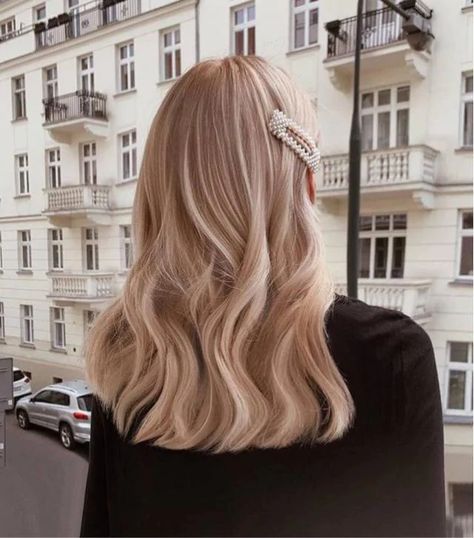 Arihec's Style Shows And Outfit Ideas | Z-Me ZAFUL Community Long Bob Hairstyles Blonde, Champagne Blonde Hair, Long Bobs, Champagne Blonde, Medium Bob Hairstyles, Balayage Blonde, Haircut Styles, Blonde Hair Looks, Long Bob Hairstyles