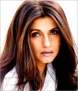 Dimple Kapadia Movie Photoshoot, Dimple Kapadia, Age Photos, Becoming An Actress, Actor Picture, Vintage Bollywood, Girls Girl, Akshay Kumar, Film Producer