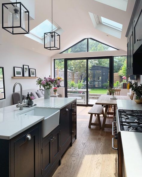 Terrace House Kitchen, Kitchen Diner Extension, Open Plan Kitchen Dining Living, Open Plan Kitchen Diner, Apex Roof, Annual Leave, Kabinet Dapur, Open Plan Kitchen Dining, Roof Extension