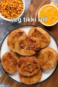 A tasty snack made from brown flour and chopped veggies. Tikki Recipes, Veg Roll, Testy Food, Hebbars Kitchen, Hebbar's Kitchen, Spicy Appetizers, Spicy Snacks Recipes, Pakora Recipes, Breakfast Recipes Indian