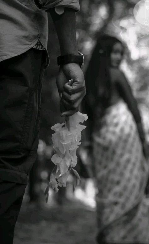 Indian Couple Photography Poses Black And White, Indian Aesthetic Couple Photography, Boy Giving Flowers To Girl Aesthetic, Black And White Love Couples Photography, Woman In Love Aesthetic, Couples Photoshoot White Background, Old Love Pictures, Indian Aesthetic Background, Indian Aesthetic Couple